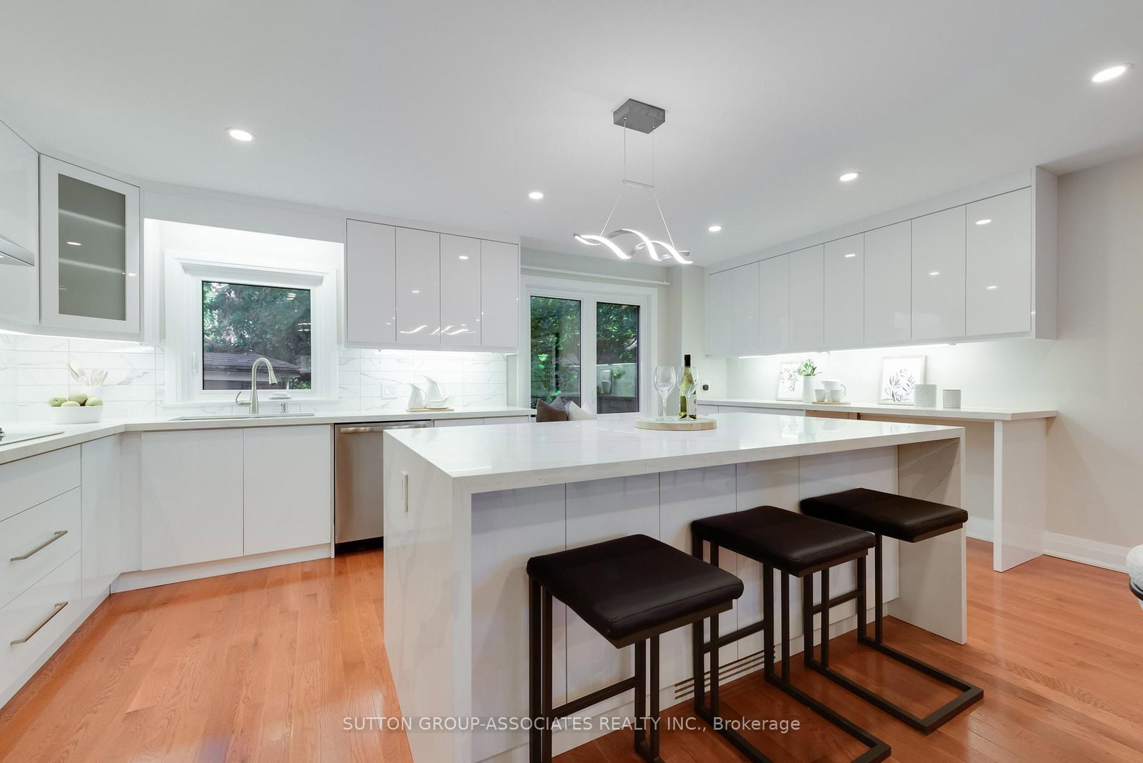 21 Belvidere Avenue • Toronto, ON photo 9