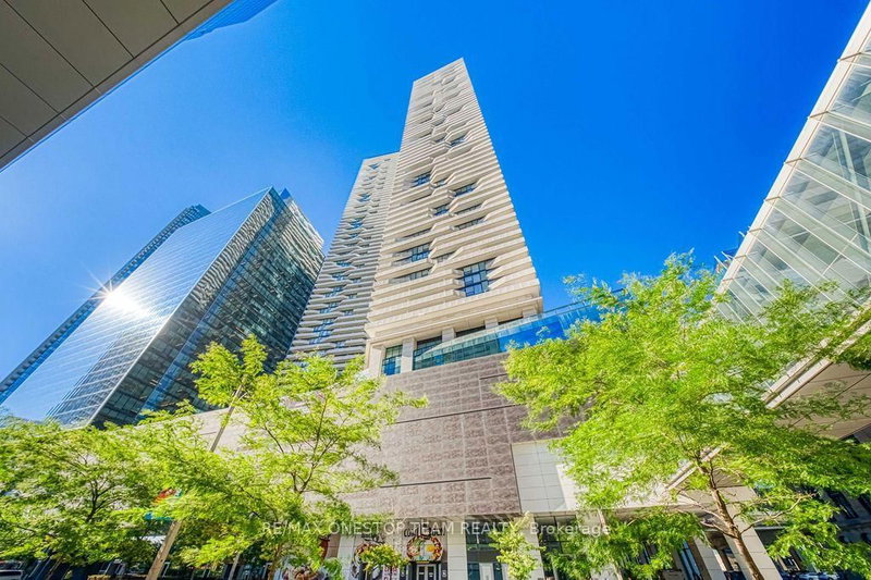 2104 - 88 Harbour Street