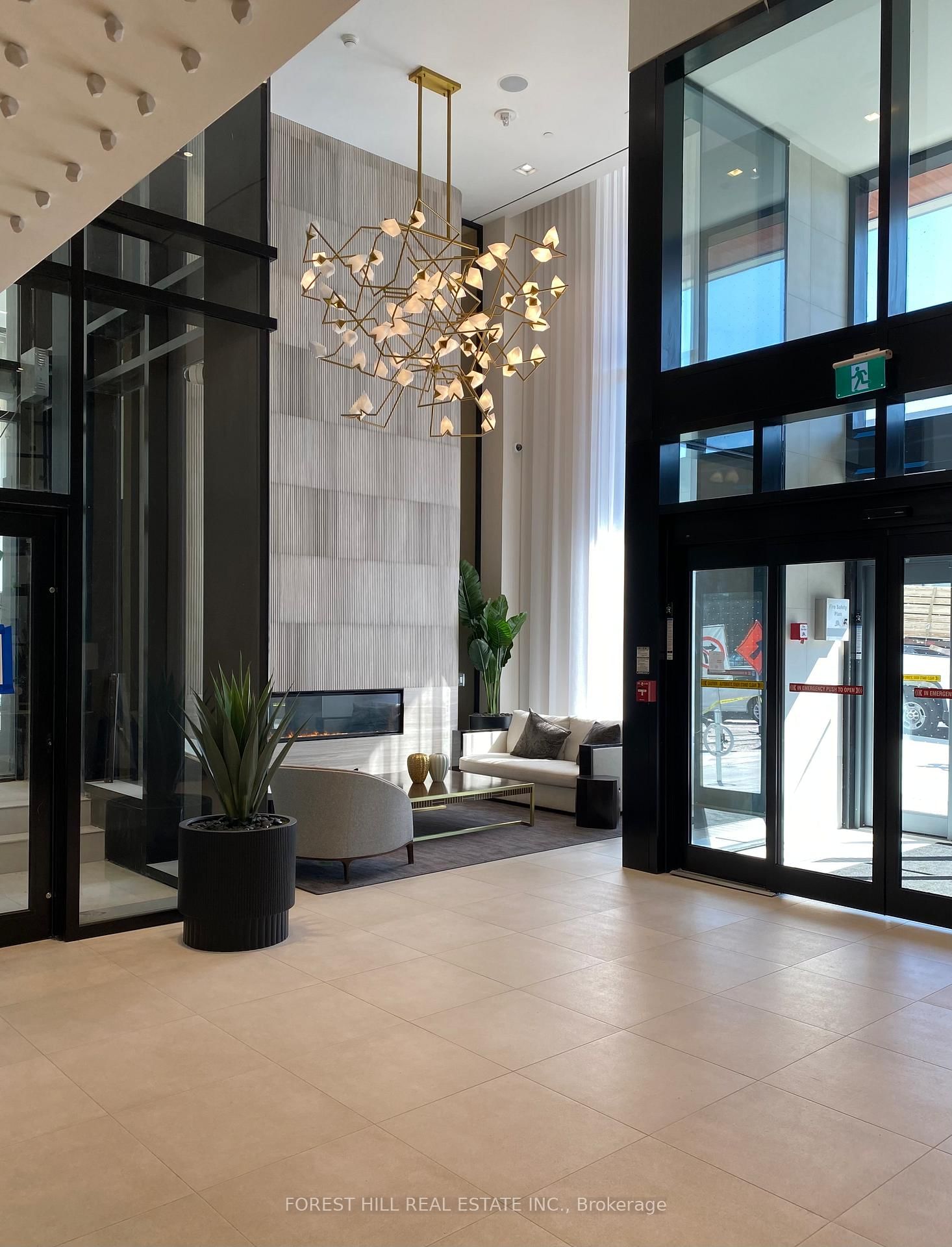 302 - 2020 Bathurst Street, Toronto 2