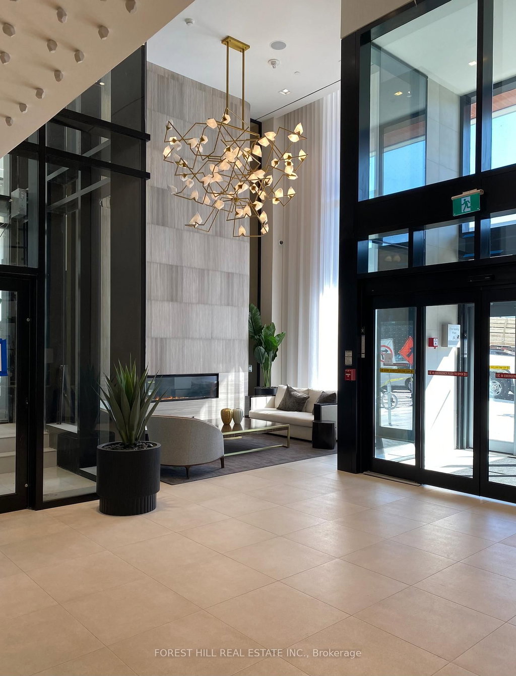 302 - 2020 Bathurst Street 2