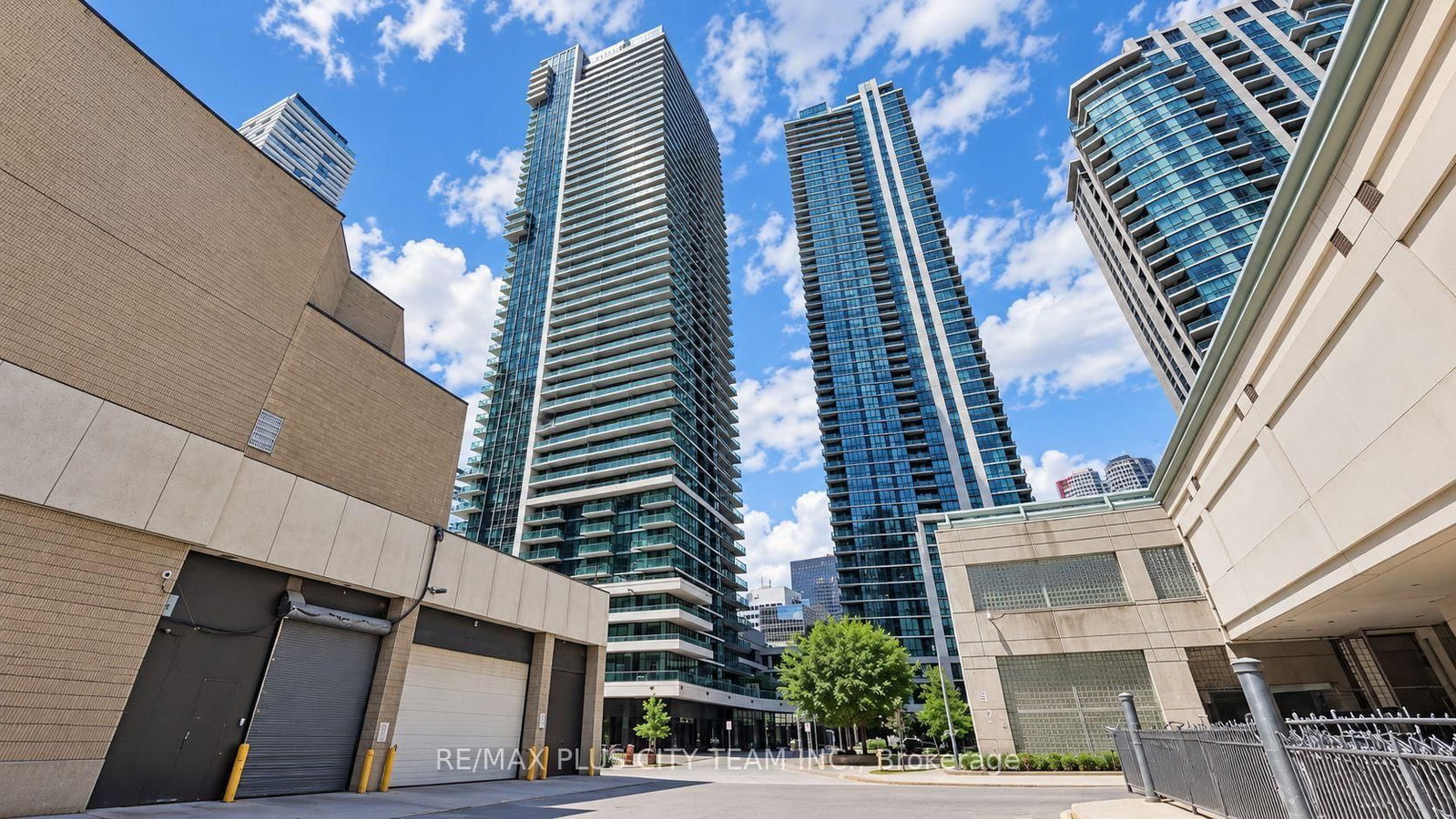 33 Bay Street, Unit 1502