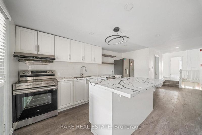 200 Bathurst St photo 3