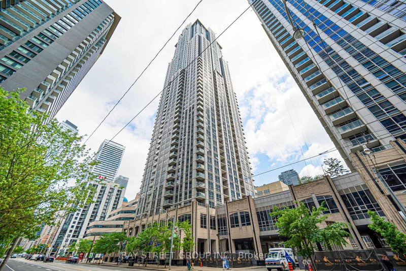 4105 - 763 Bay Street