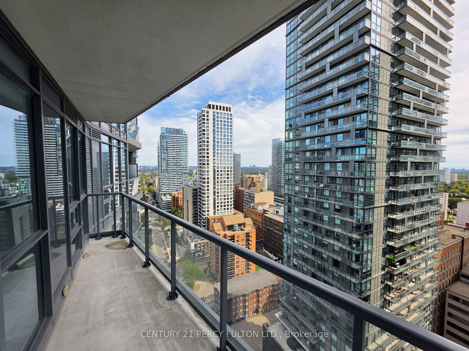 Condo for lease at 2402-30 Roehampton Avenue, Toronto, Ontario, M4P 1R2 - Mount Pleasant West - MLS: C13831754