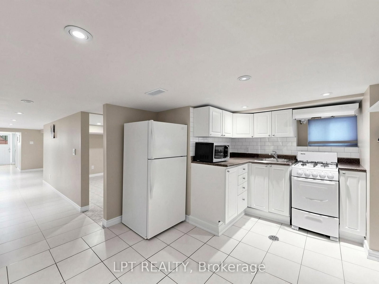 303 Oakwood Avenue • Toronto, ON photo 26