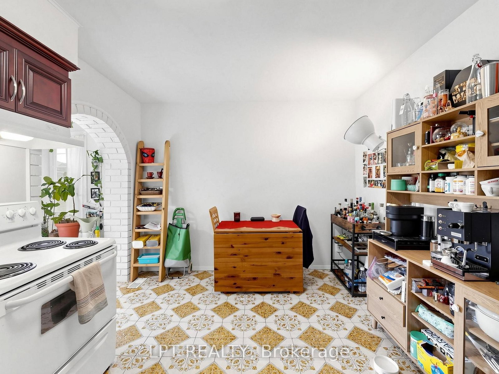 303 Oakwood Avenue • Toronto, ON photo 8