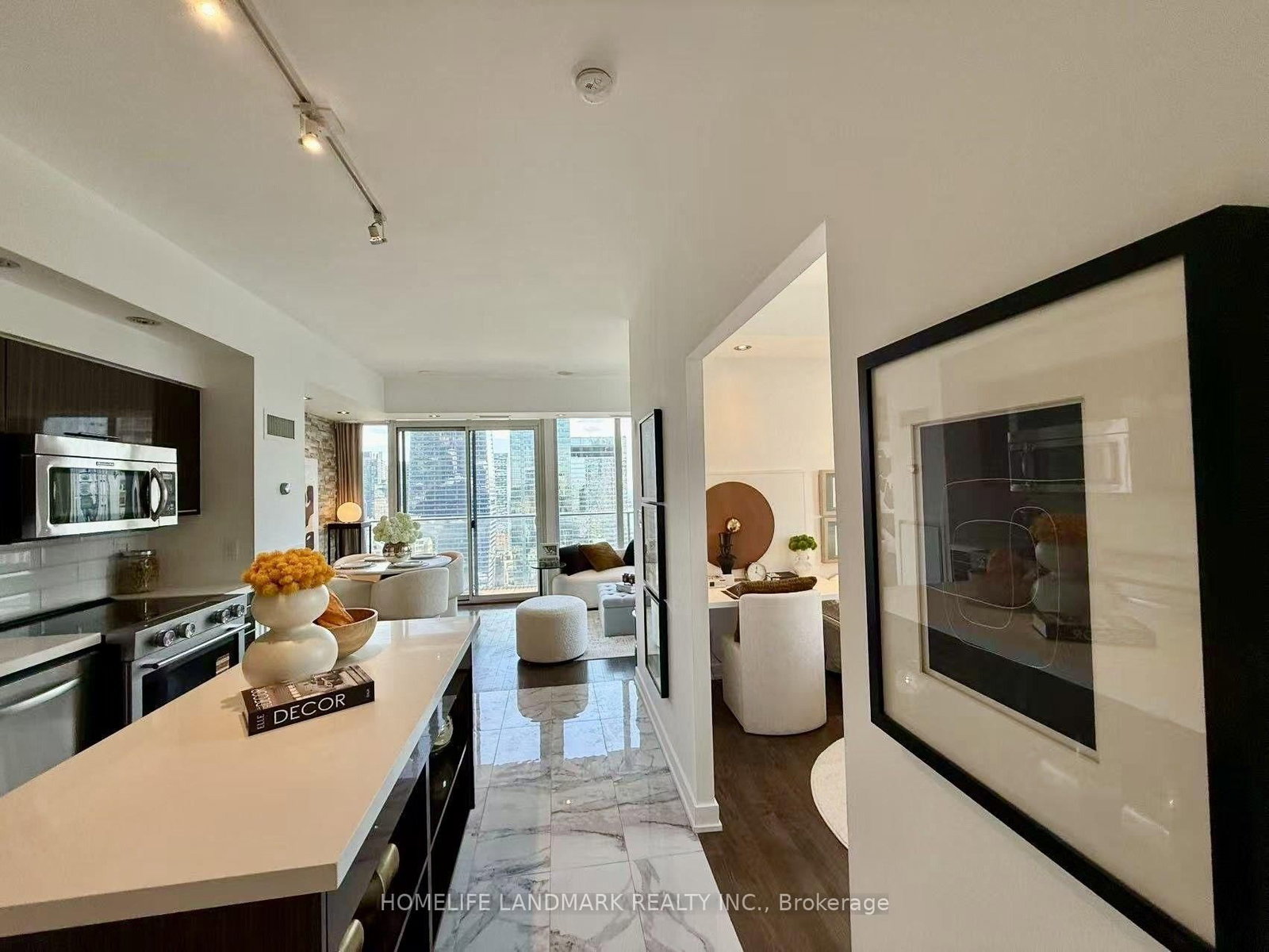 126 Simcoe Street, Unit 3303