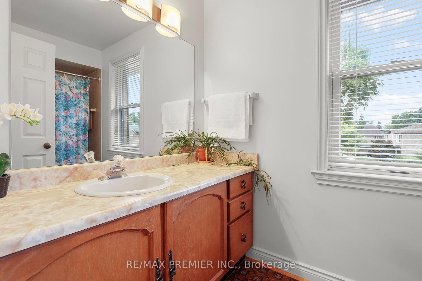 19 Temagami Court • Toronto, ON photo 13