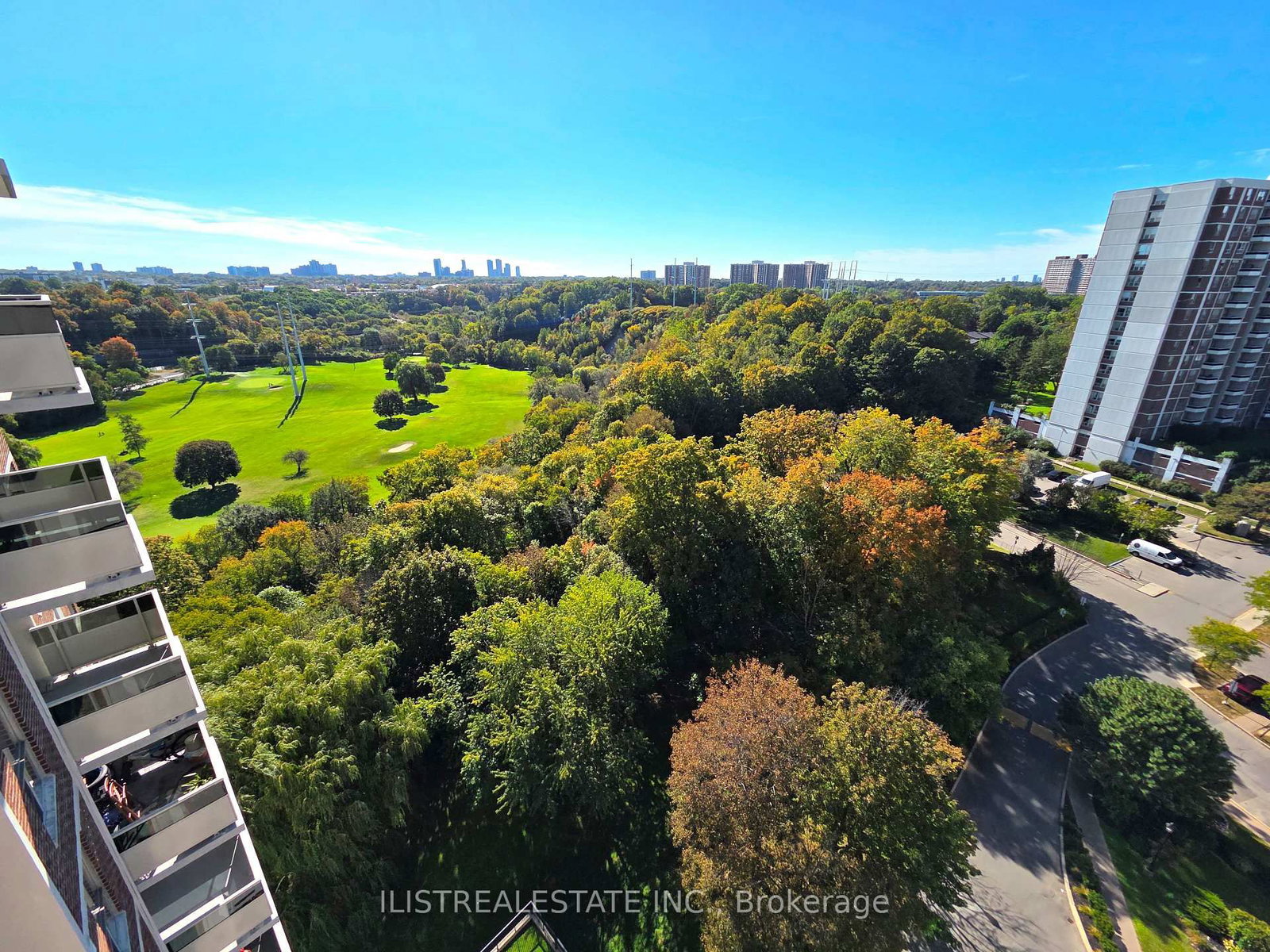 1808-20 EDGECLIFFE Gfwy, Toronto, view 30