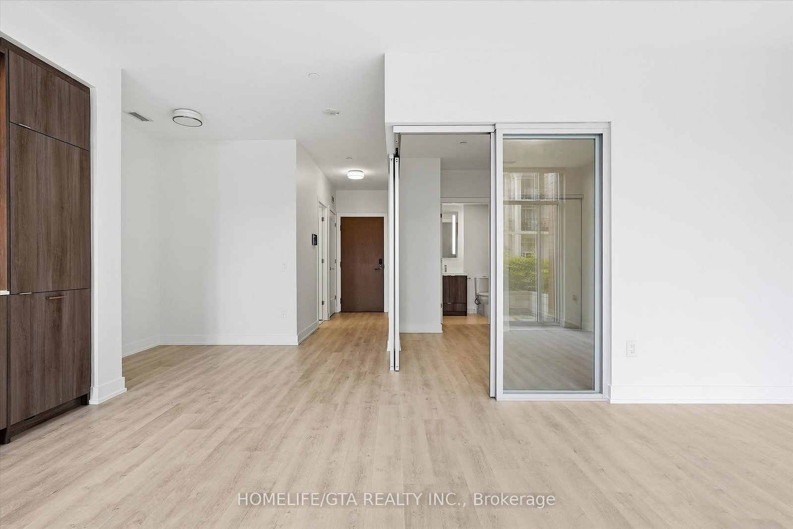 206-30 Inn On The Park Dr, Toronto, view 15