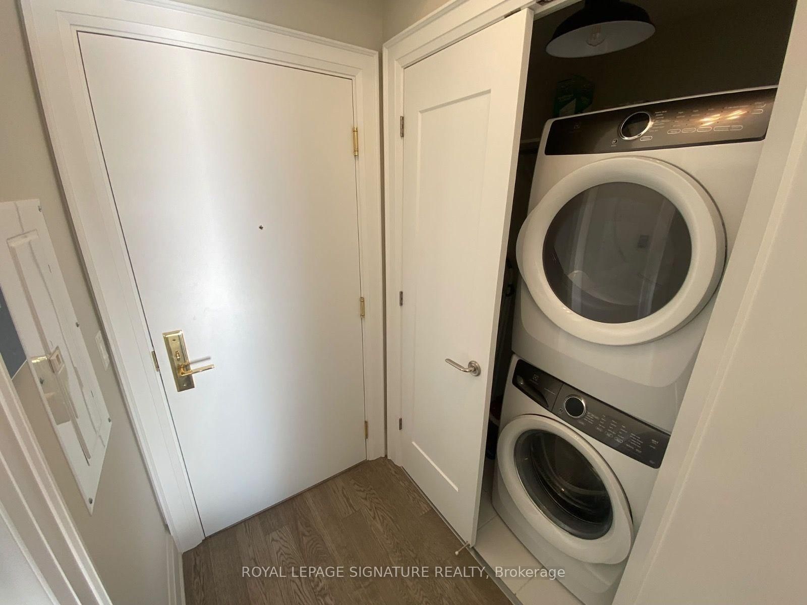 1003-88 Cumberland St, Toronto, view 23