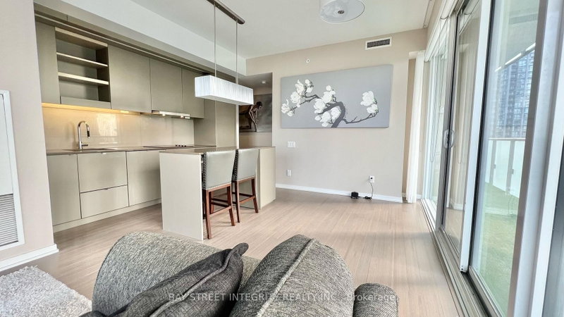 101 Peter St photo 5