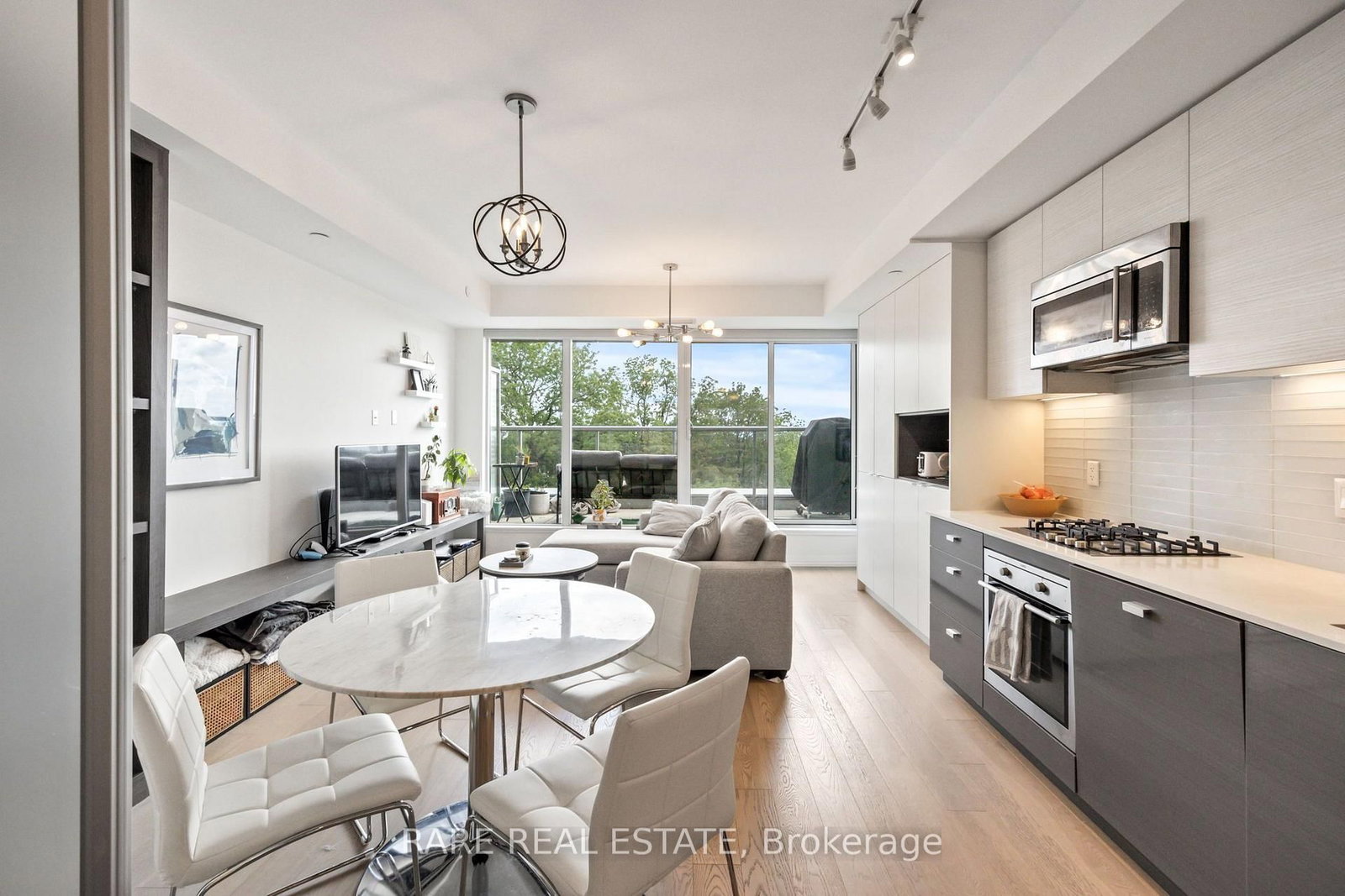 Photo 8 of 835 St Clair Ave, Unit 514