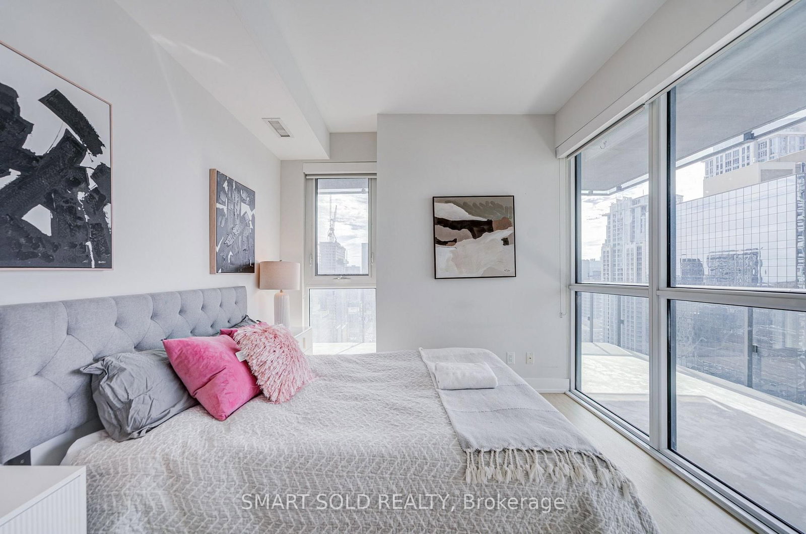 7 Grenville Street • #3211 • Toronto, ON photo 14