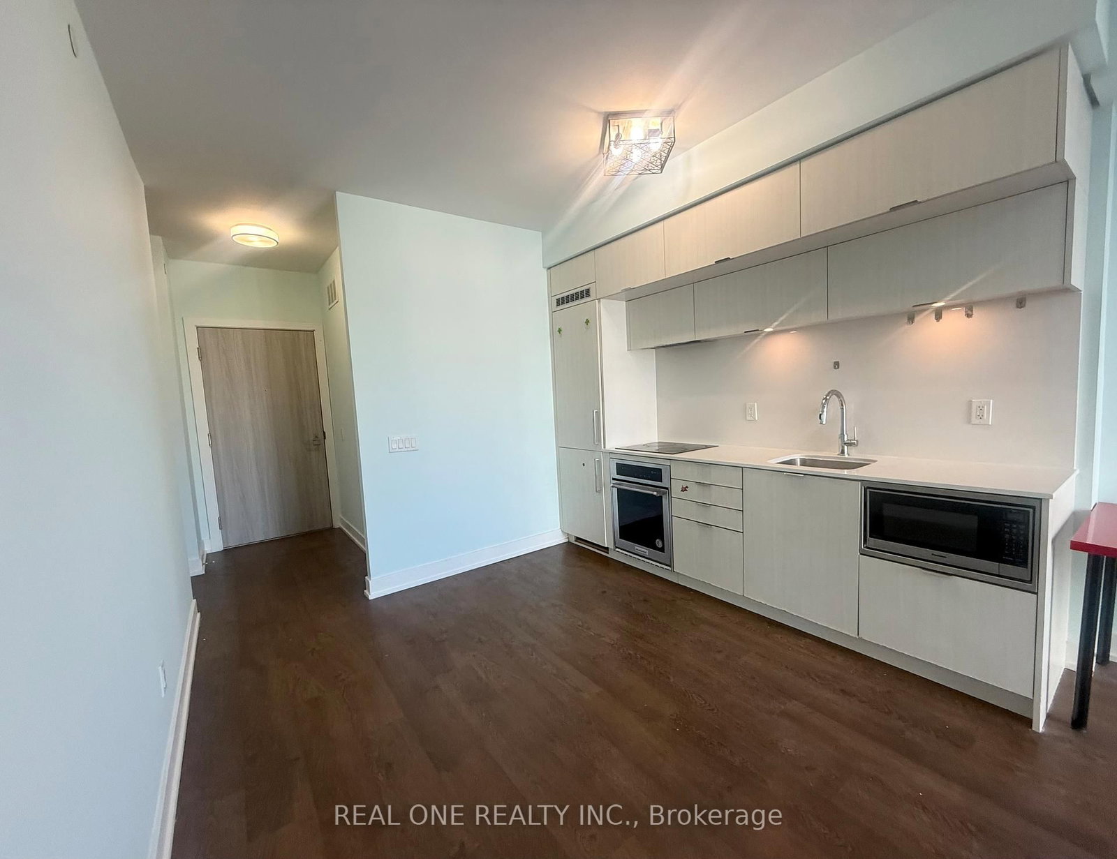 Photo 5 of 80 Vanauley St, Unit 610