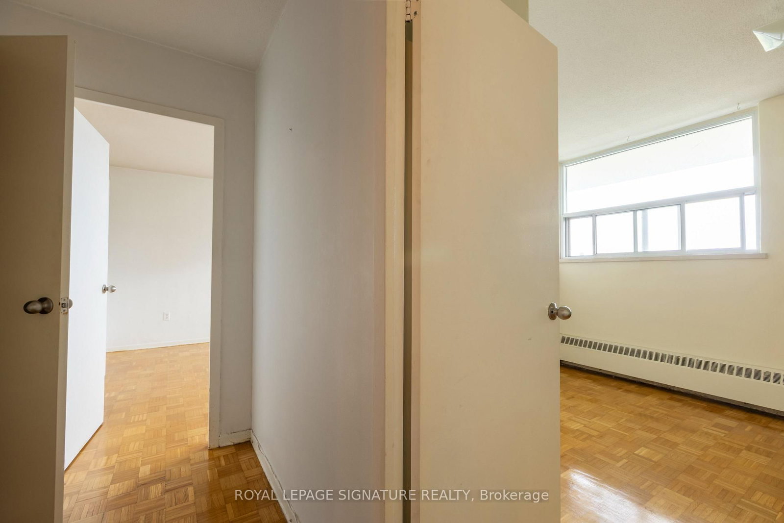 Photo 6 of 161 Oakwood Ave, Unit 902