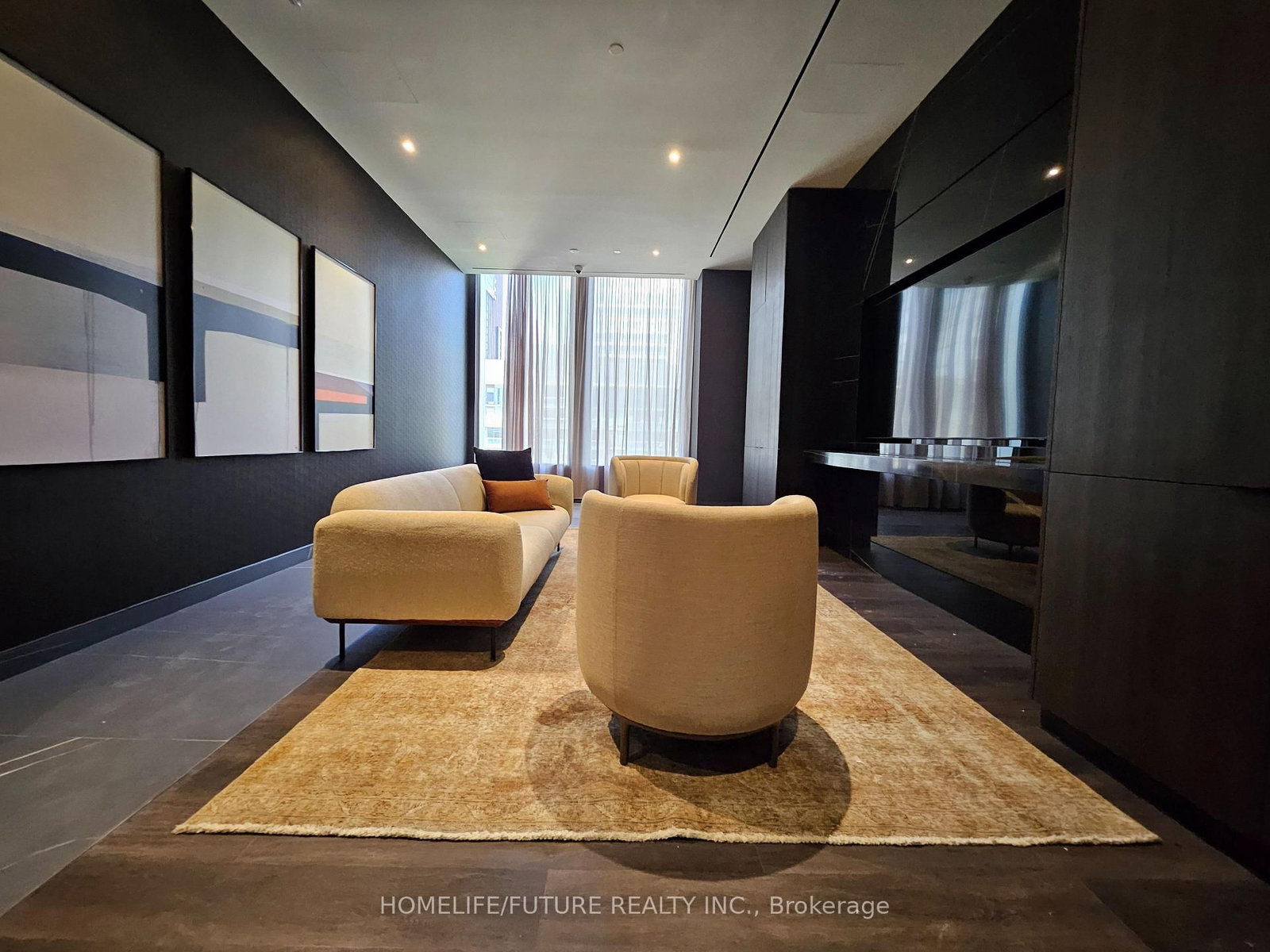 Photo 10 of 11 Yorkville Ave, Unit 6105