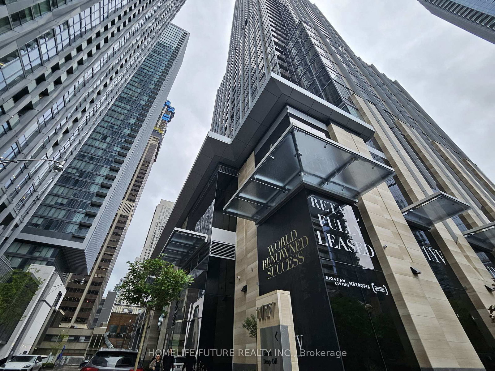 Photo 1 of 11 Yorkville Ave, Unit 6105