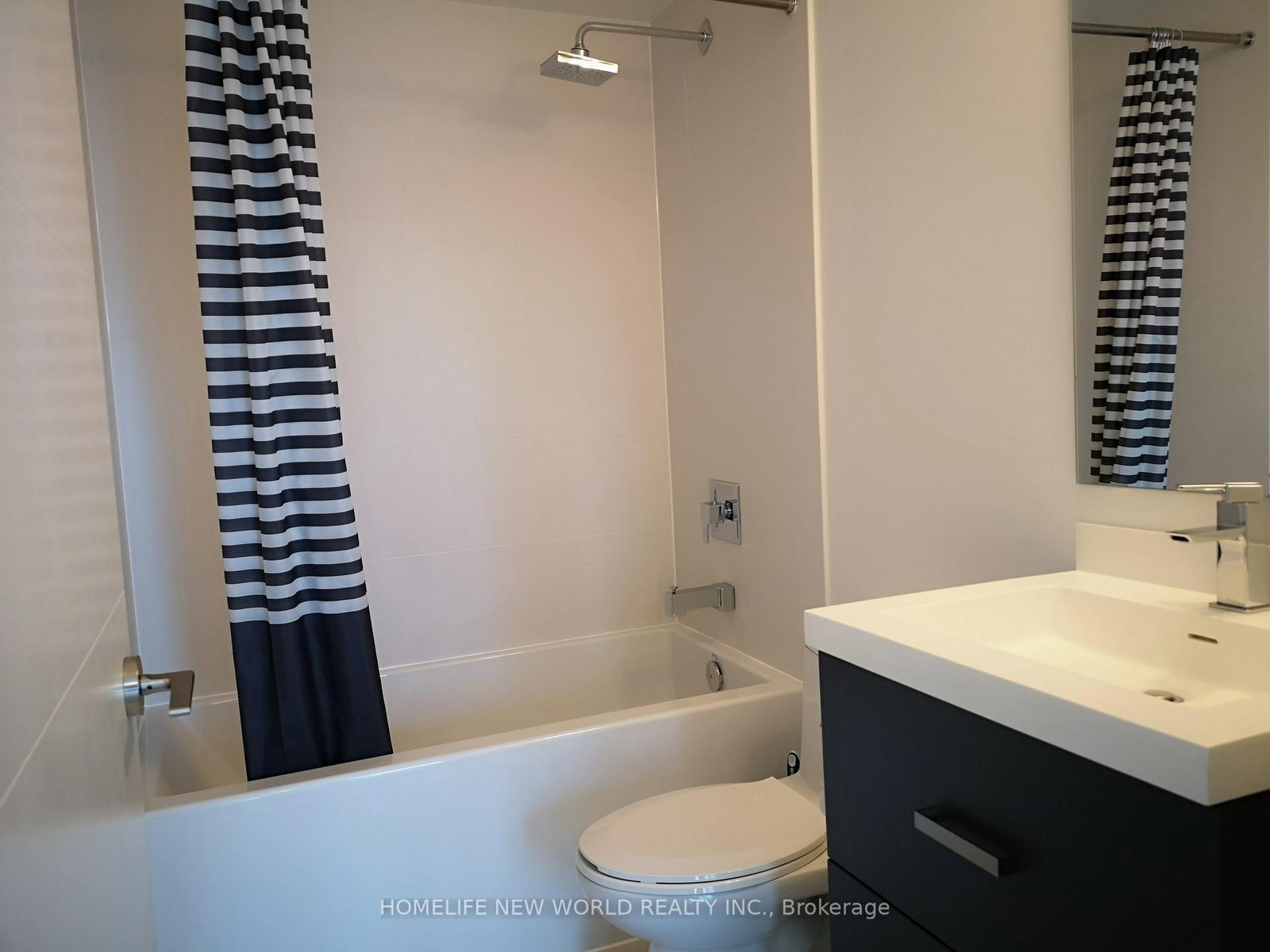 Photo 5 of 50 Wellesley St, Unit 1006