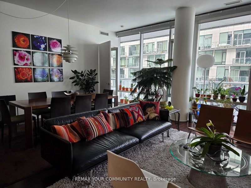 815 - 39 Queens Quay E