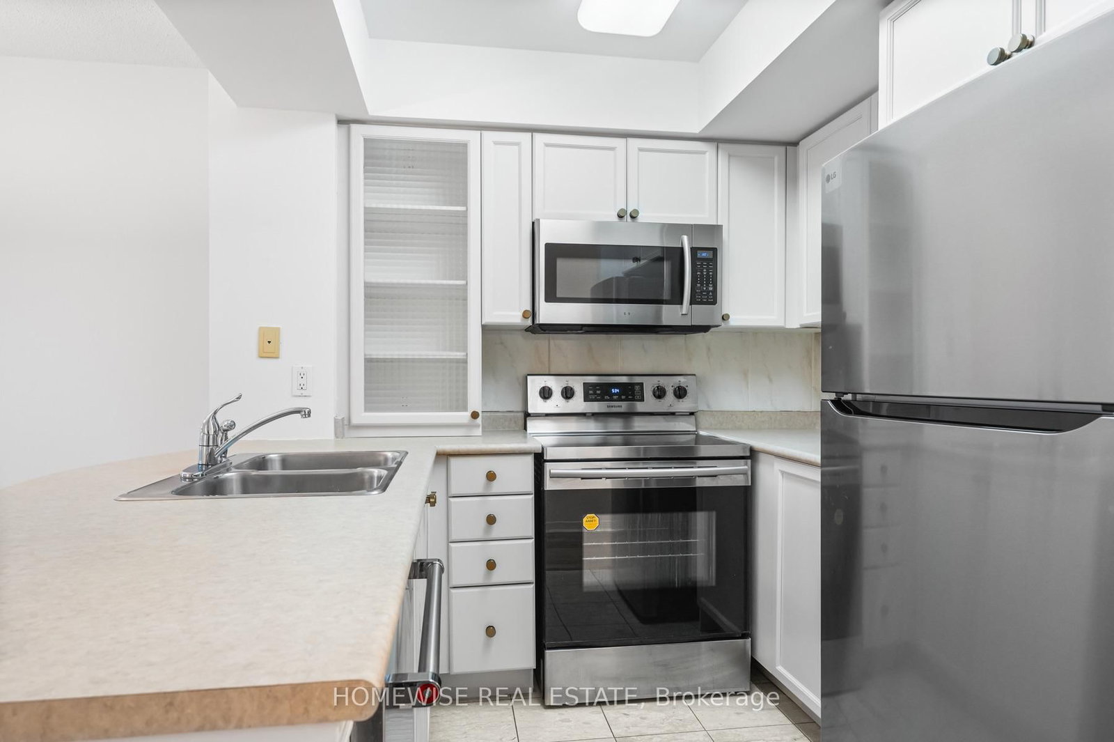 Photo 4 of 388 Bloor St, Unit 601