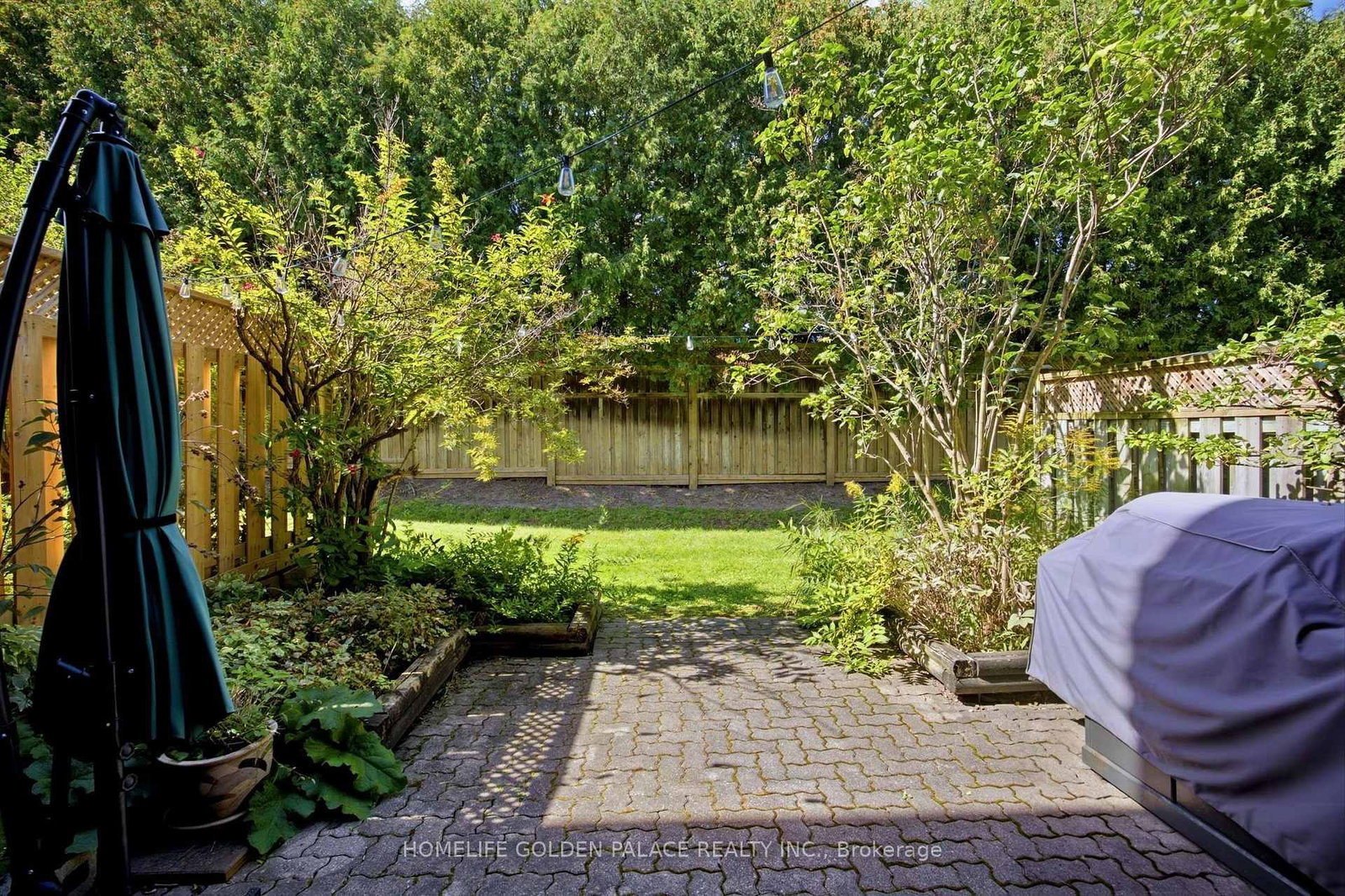 8 Red Maple Court • Toronto, ON photo 42