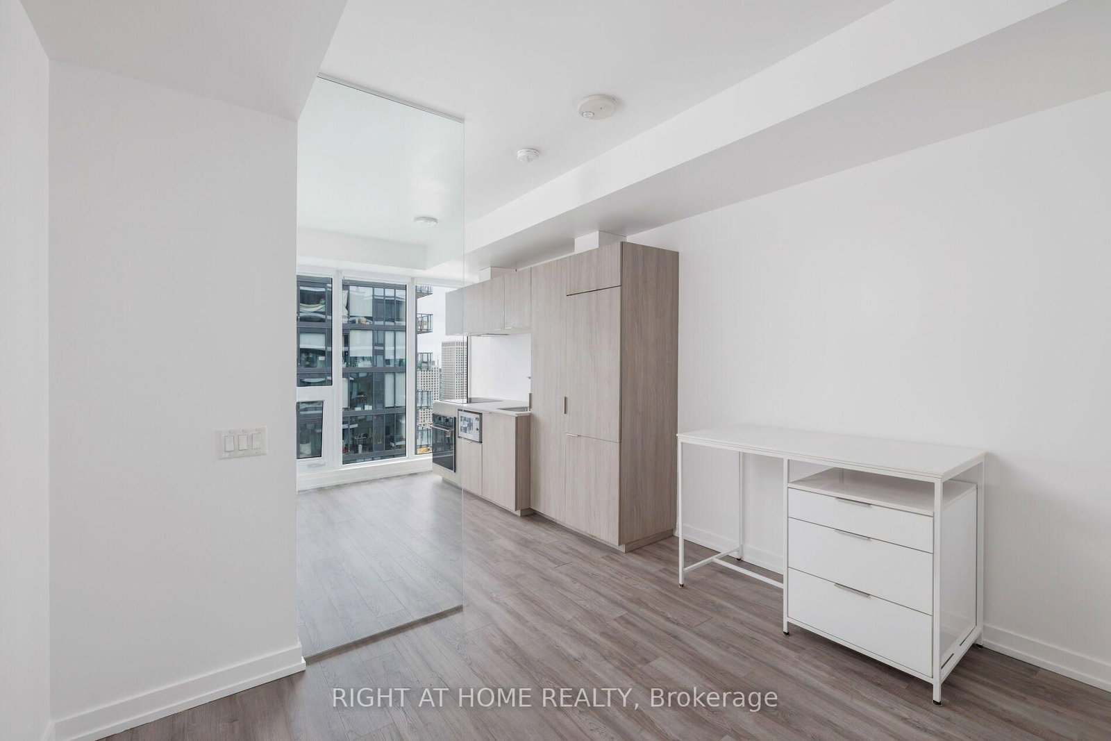 Photo 5 of 77 Shuter St, Unit PH09