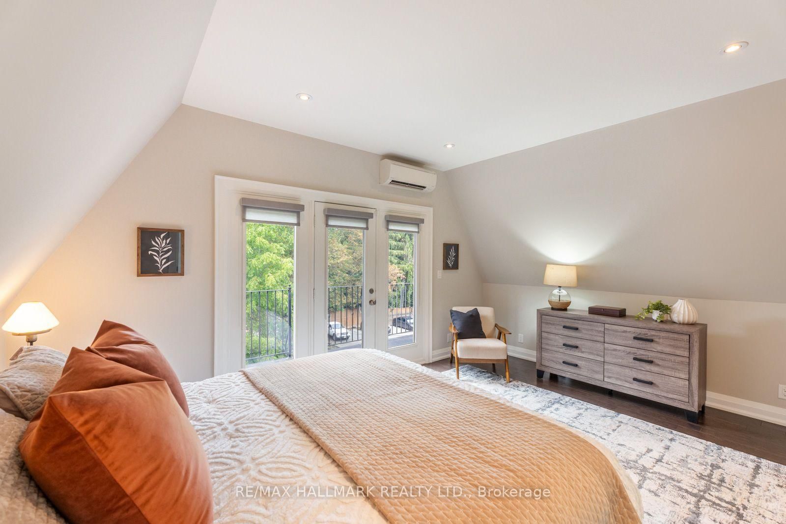 192 Erskine Avenue • Toronto, ON photo 33