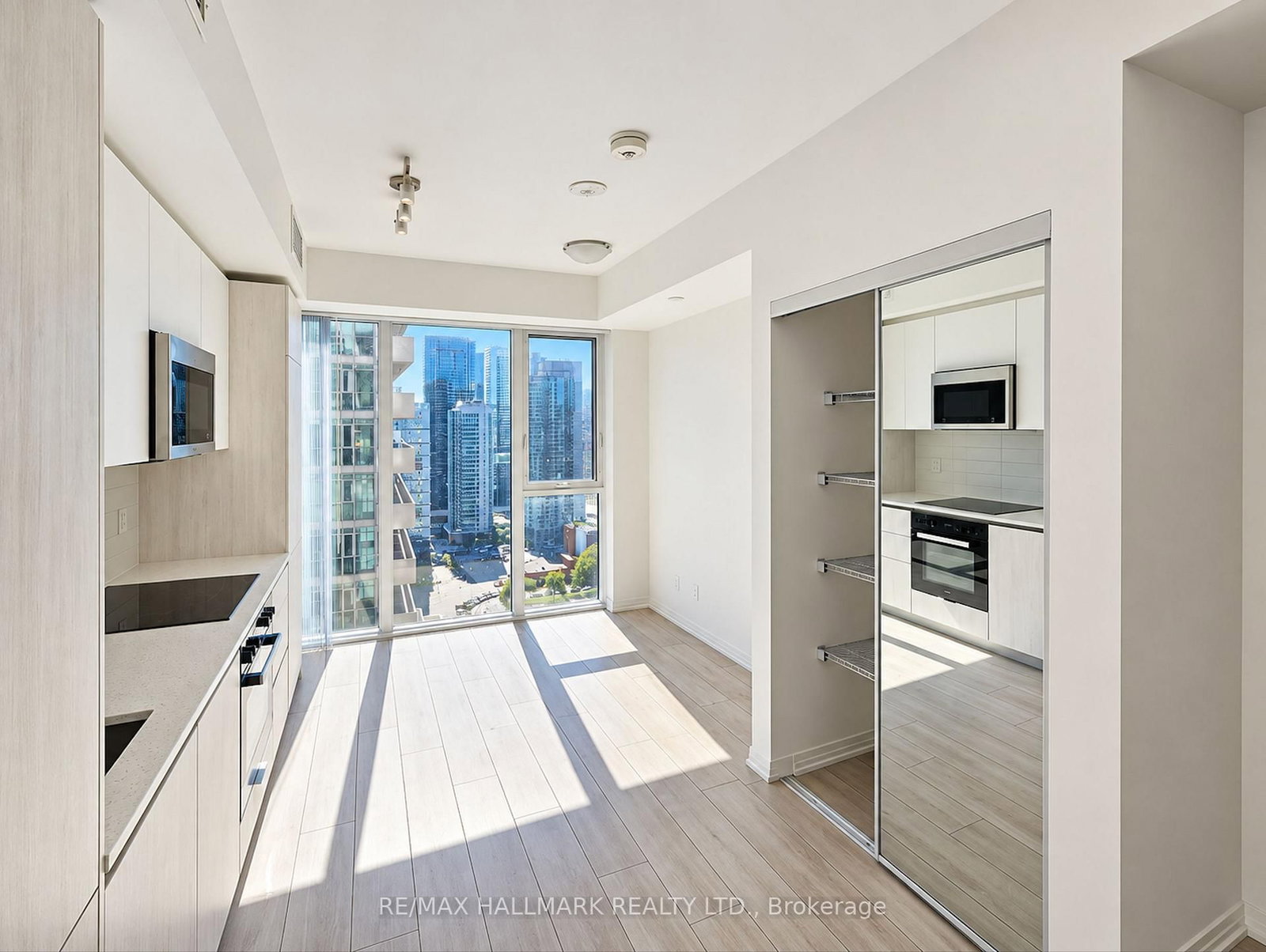 Photo 6 of 400 King St, Unit 2616