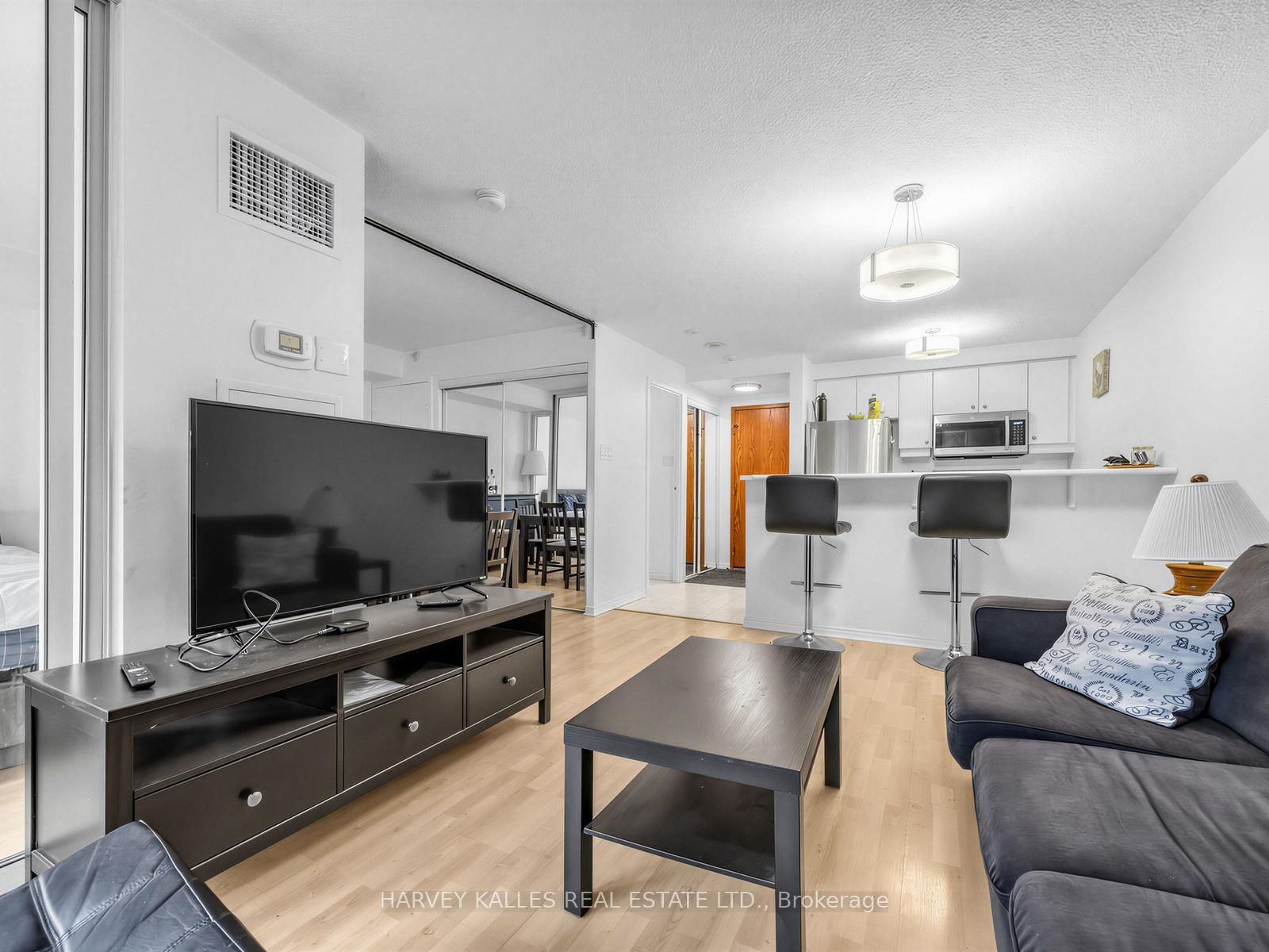 10 Yonge Street • #705 • Toronto, ON photo 21