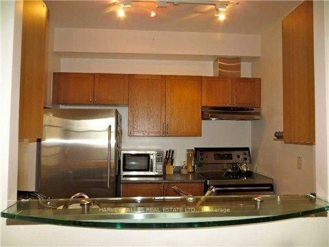 412 - 438 Richmond Street W 3