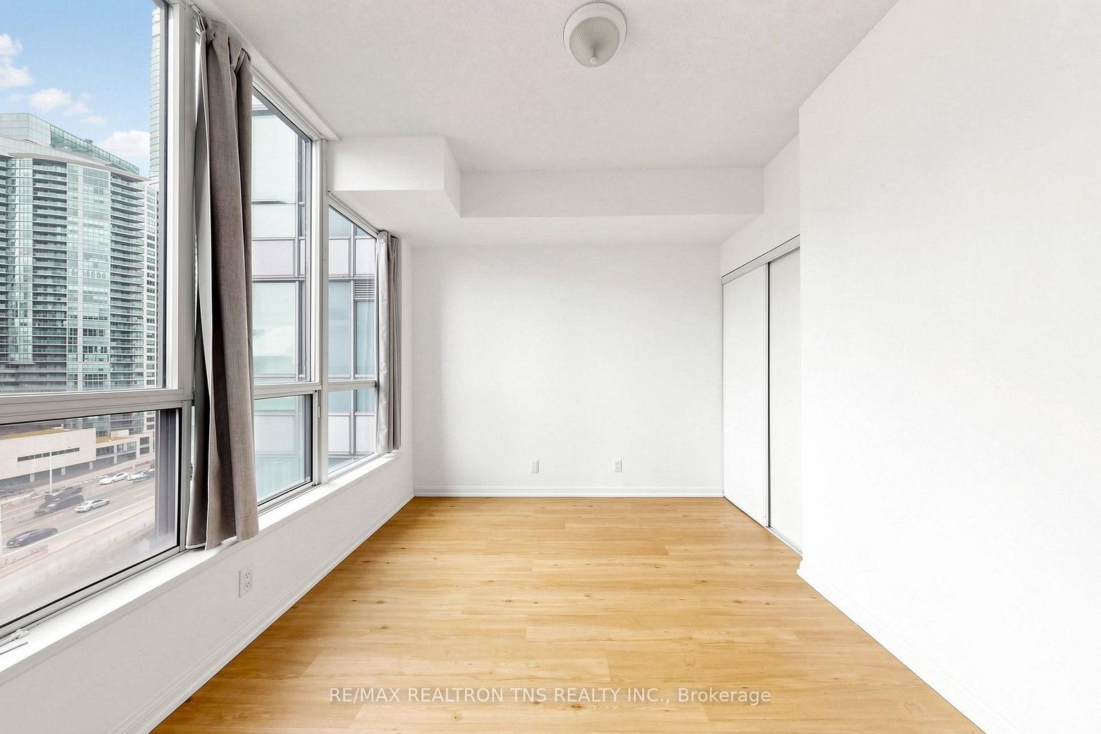 228 Queens Quay W • #1501 • Toronto, ON photo 26