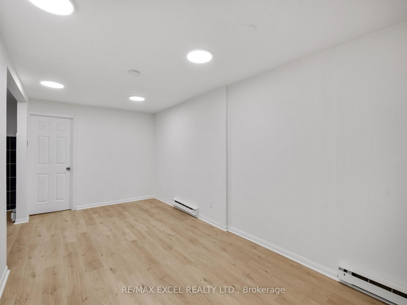 Bsmt - 137 Gerrard Street E