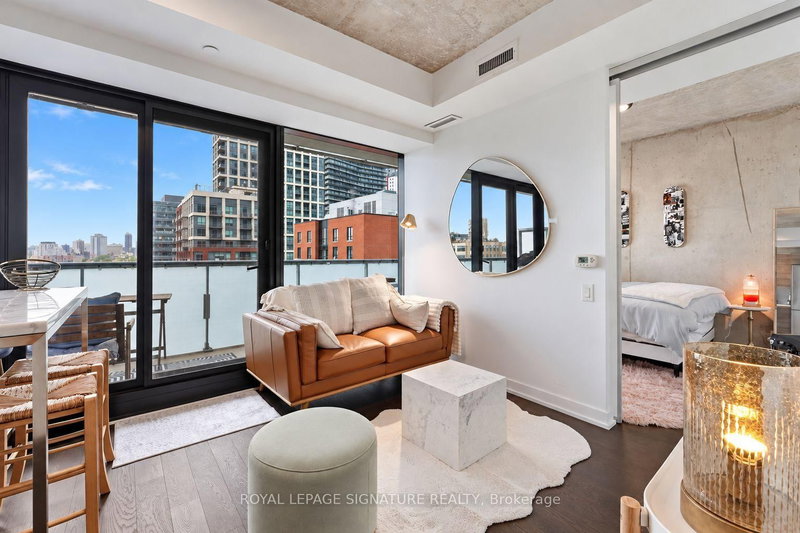 1305 - 11 Charlotte Street