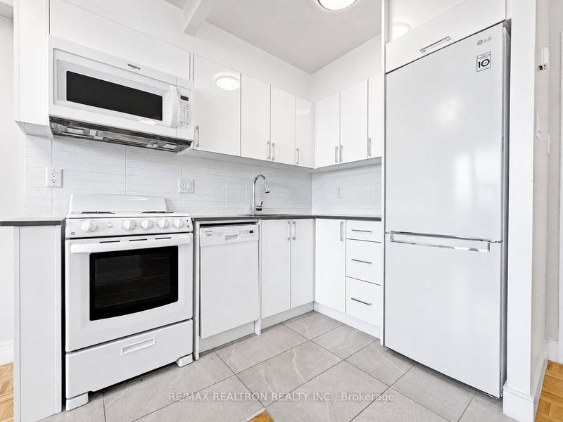 907 - 1500 Bathurst Street
