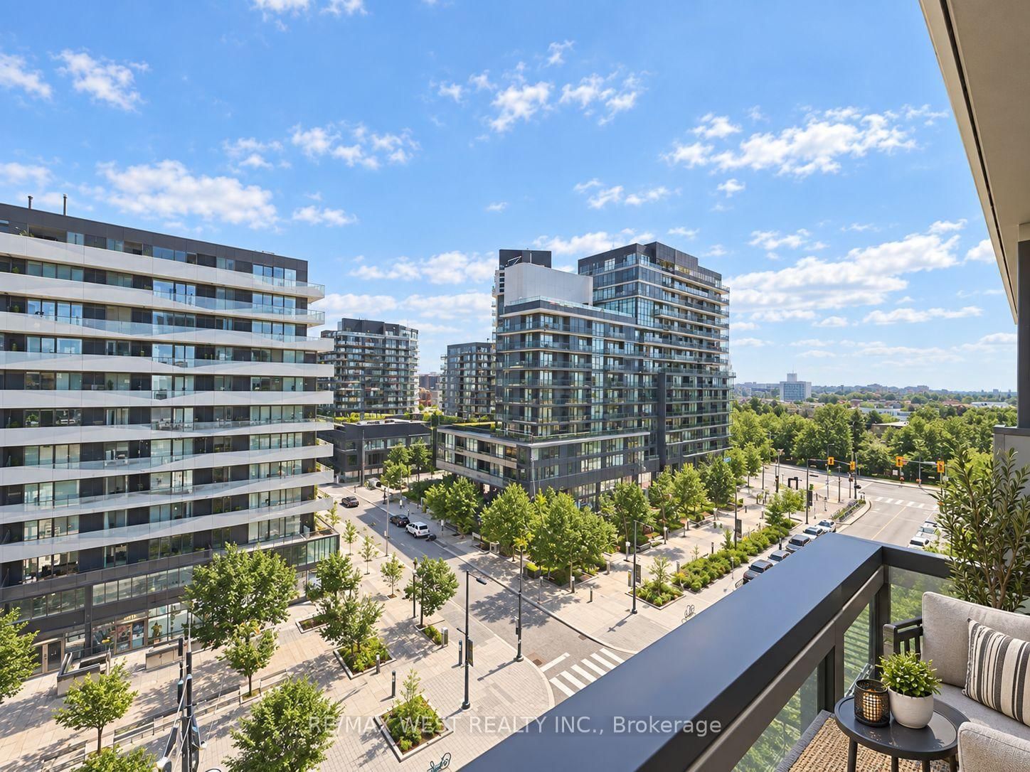 N808-35 Rolling Mills Rd, Toronto, view 11