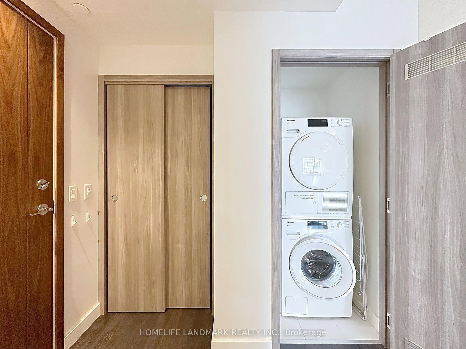 95 Mcmahon Drive • #801 • Toronto, ON photo 23