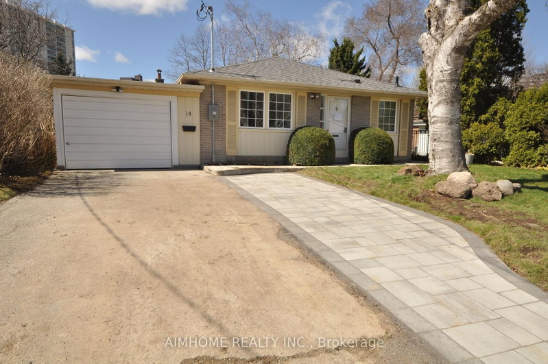 14 Dukinfield Cres photo 1