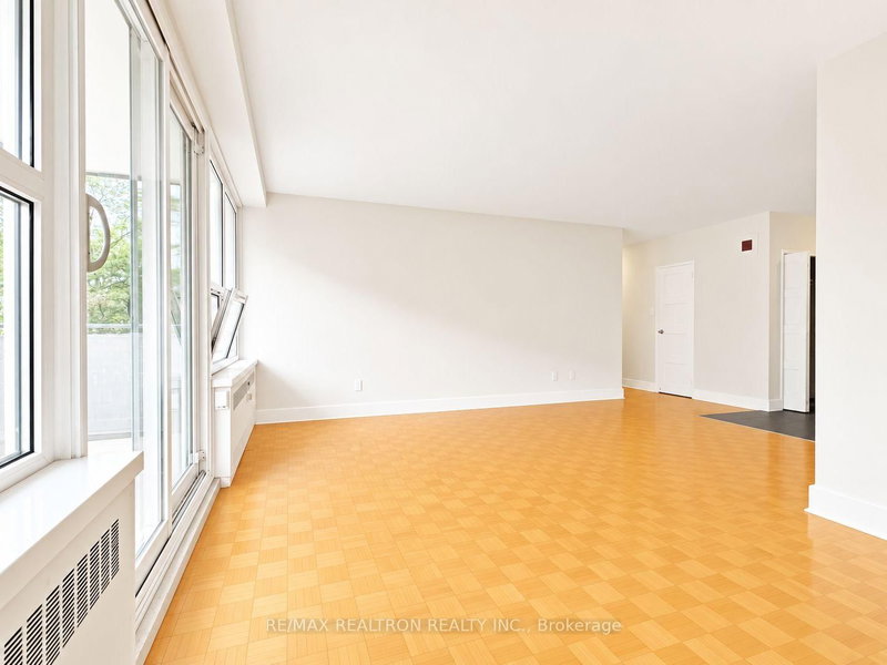 10 Shallmar Blvd photo 4