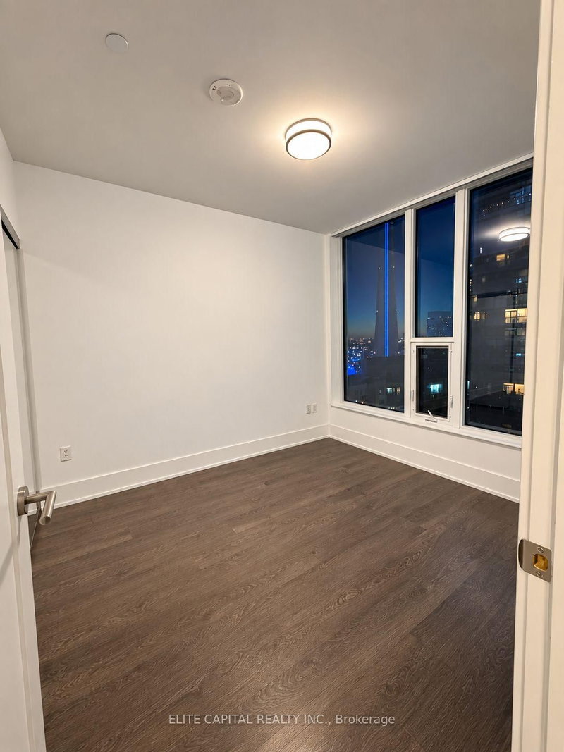 10 York St photo 5