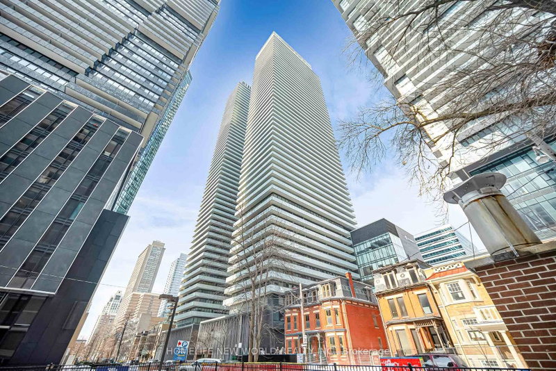 50 Charles St E photo 1