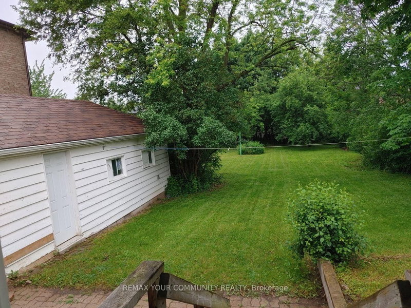 82 Caines Ave photo 3