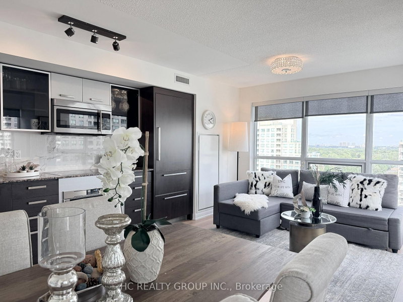 5168 Yonge St photo 5