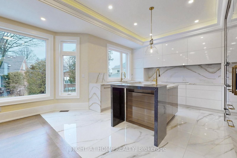 10 Jocelyn Cres photo 5