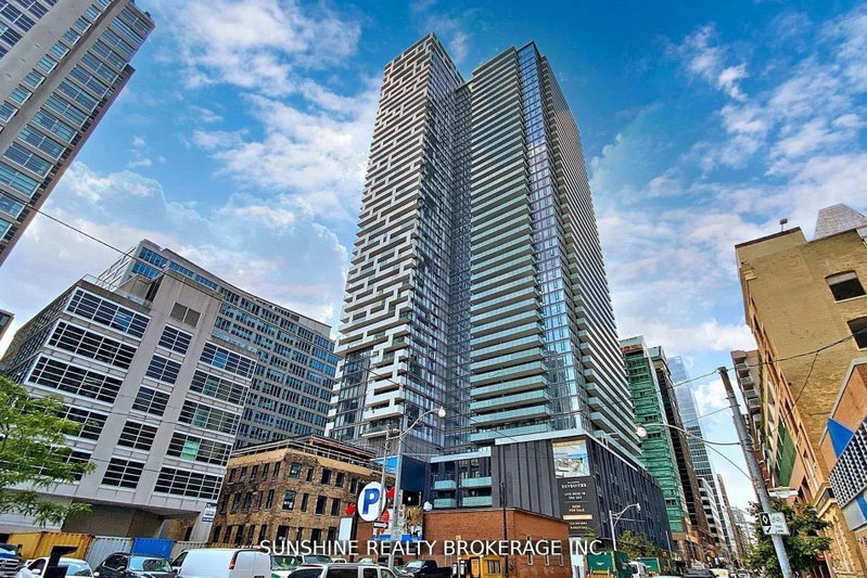 606 - 25 Richmond Street