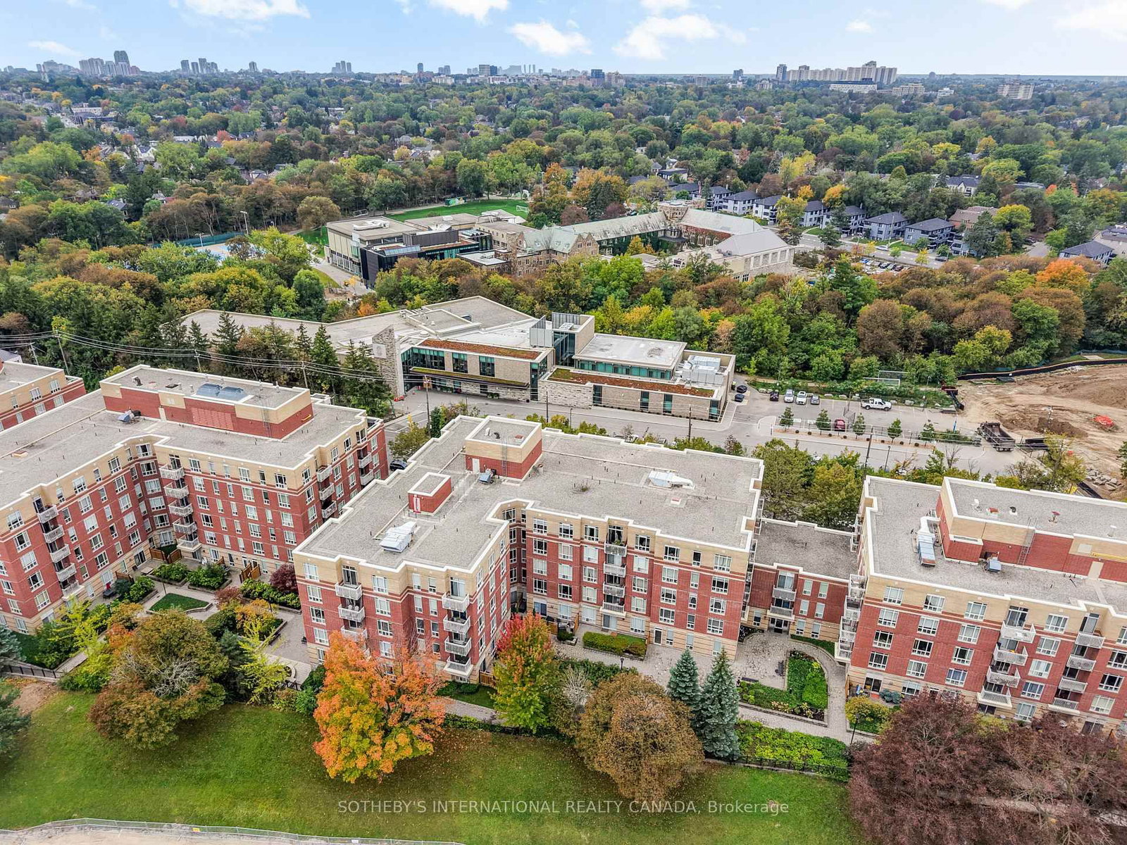 481 Rosewell Avenue, Unit 212