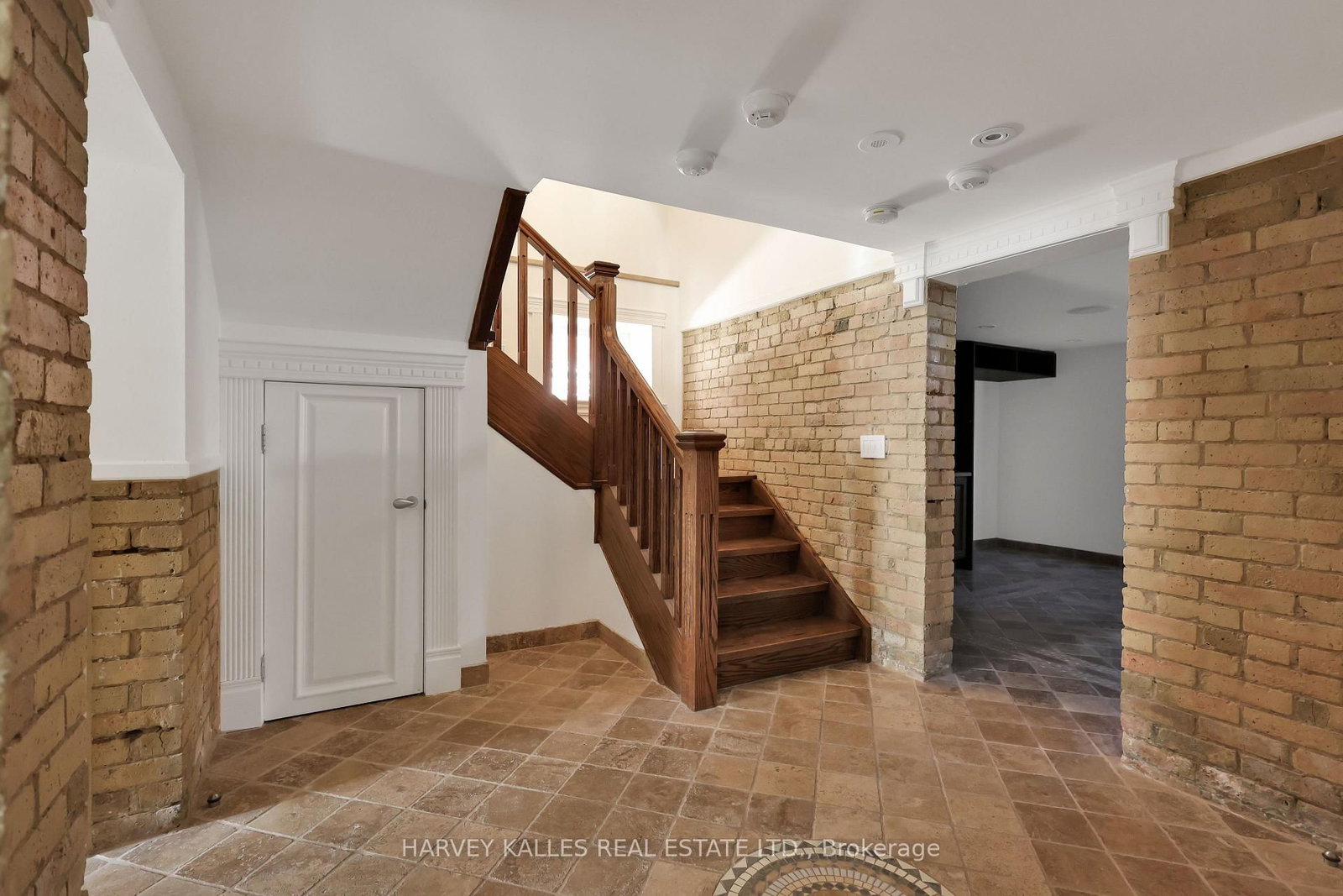 140 Bedford Road • Toronto, ON photo 42