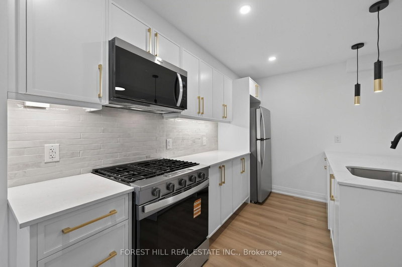 221 Churchill Ave photo 5
