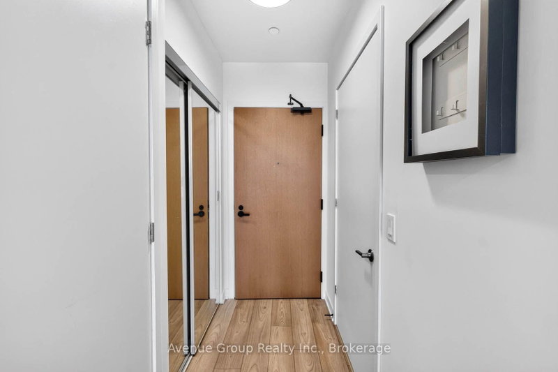 8 Tippett Rd photo 5