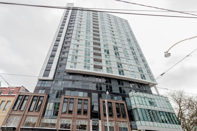 219 Dundas St E photo 1